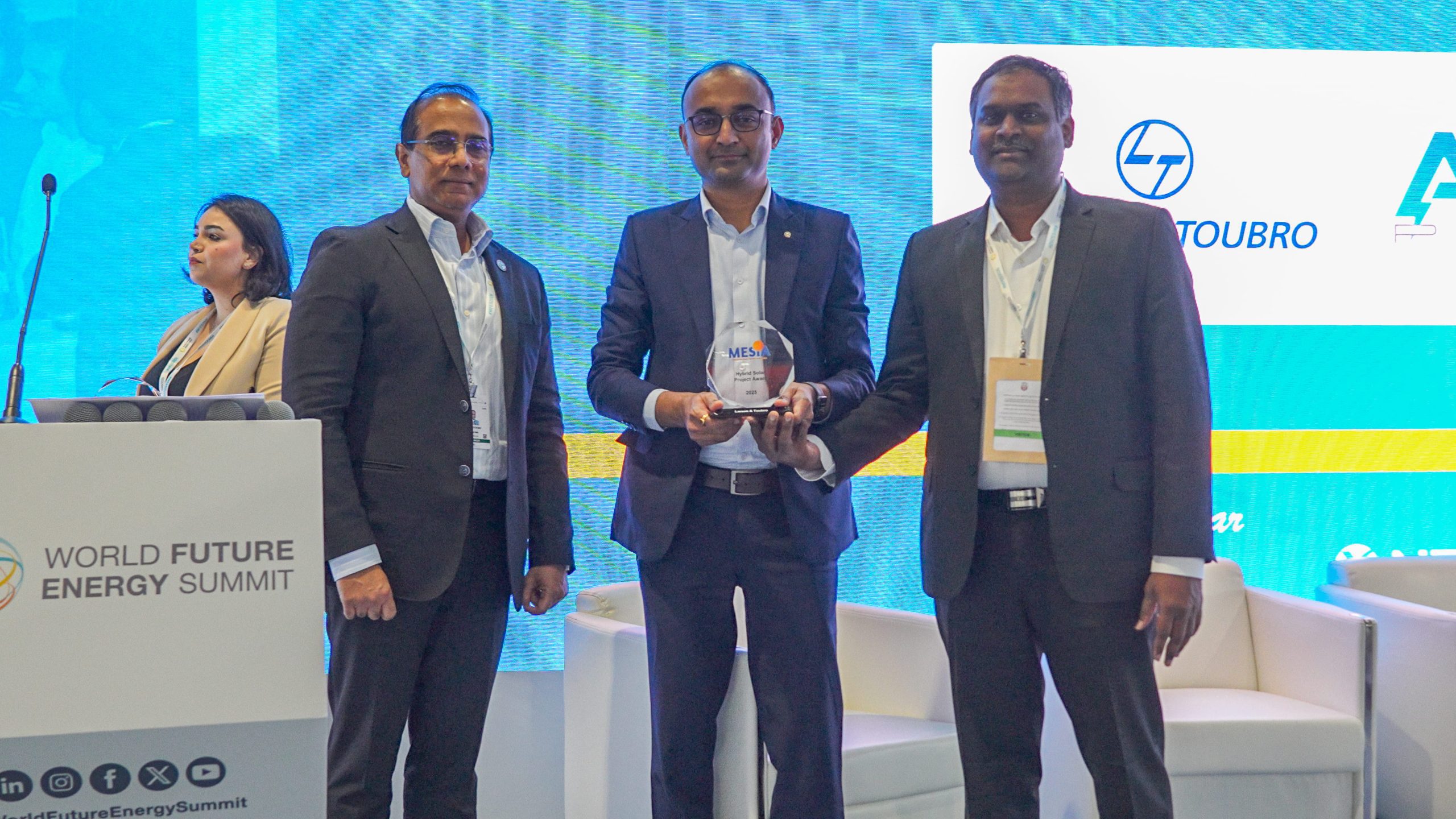 C7141.00_09_19_17.Still002